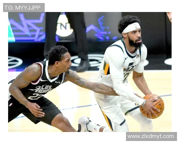 爵士队与快船队激战第4场争夺季后赛关键胜利的精彩对决